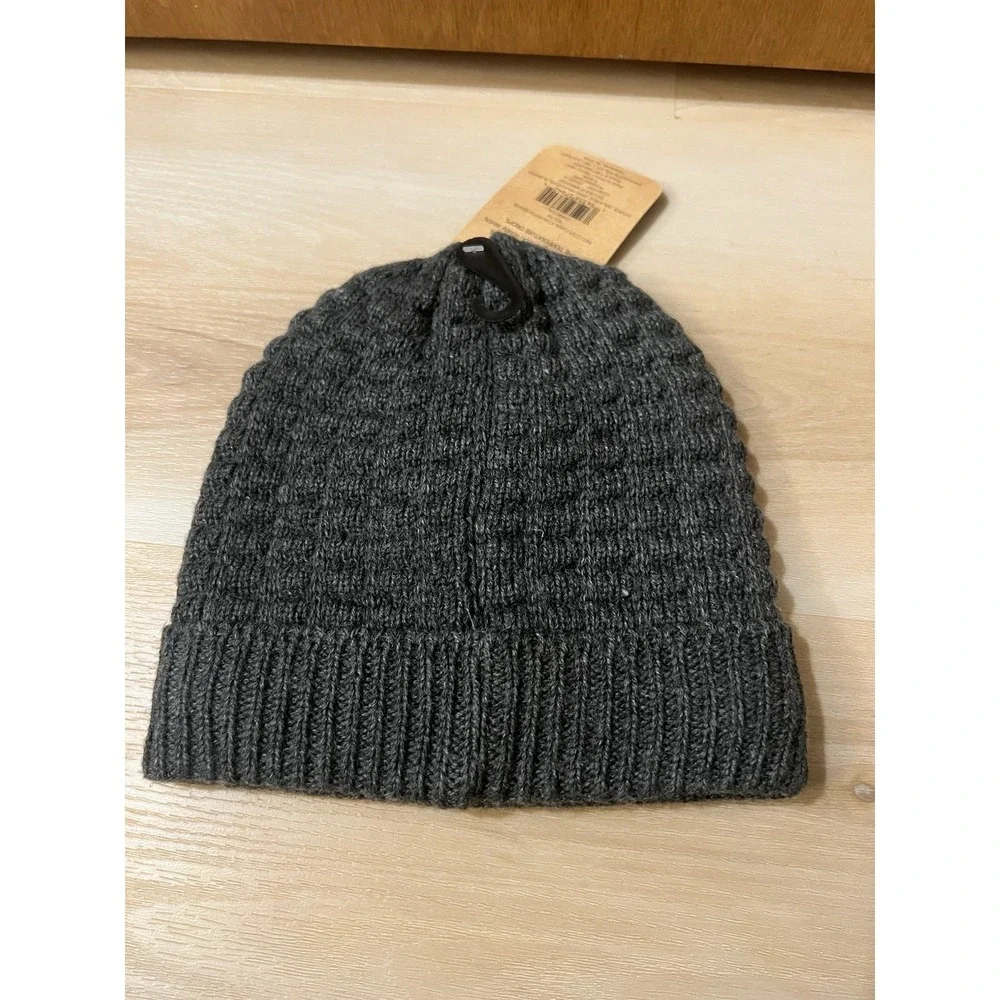 Cozy‎ Cabin Youth Beanie Gray Soft Lined Knit One Size Shark Design Acrylic New